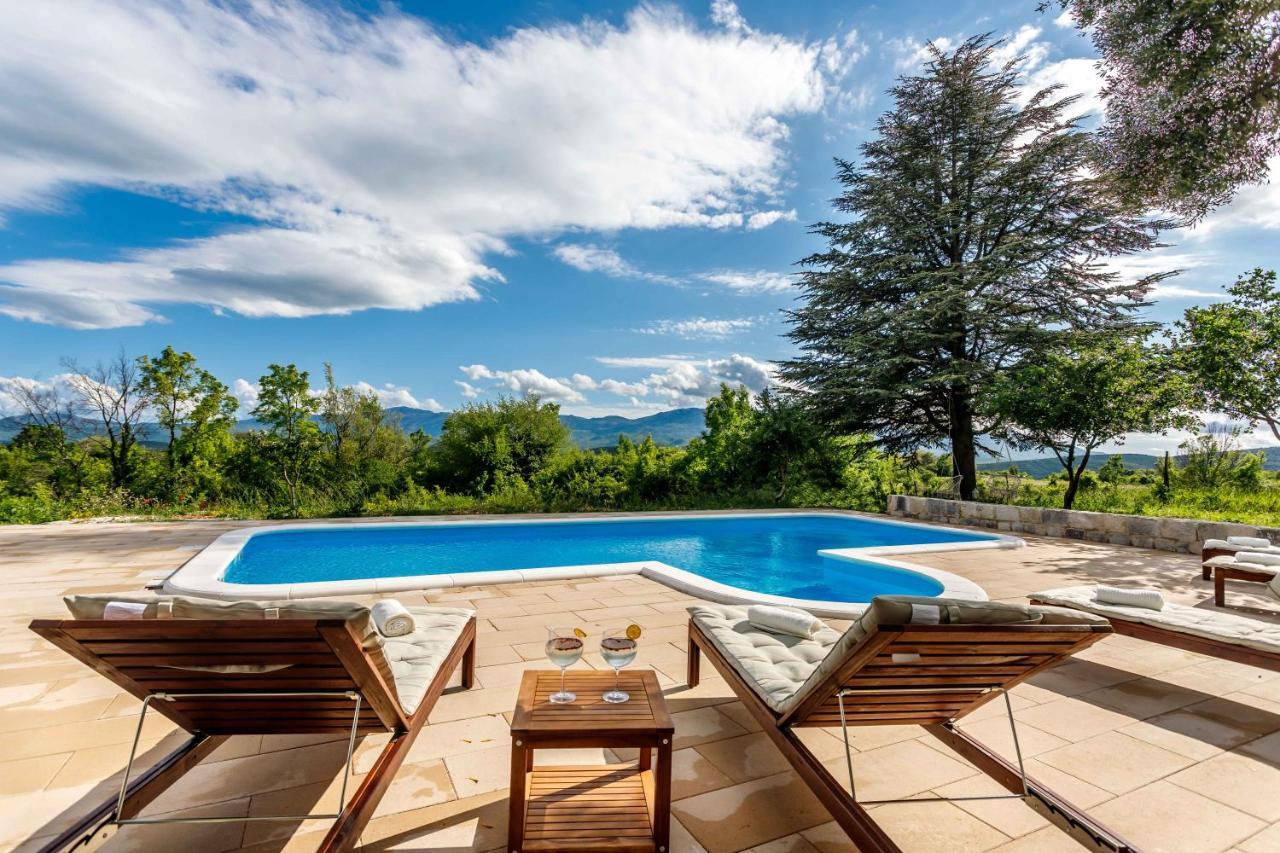Vila Casa Di Oliva-House With Heated Pool & Jacuzzi In Trilj, Croatia Exteriér fotografie