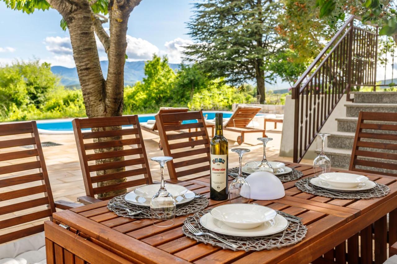 Vila Casa Di Oliva-House With Heated Pool & Jacuzzi In Trilj, Croatia Exteriér fotografie