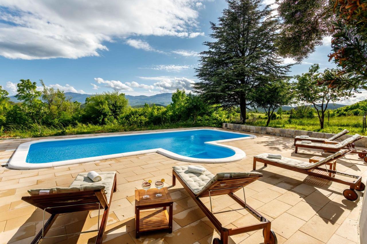 Vila Casa Di Oliva-House With Heated Pool & Jacuzzi In Trilj, Croatia Exteriér fotografie