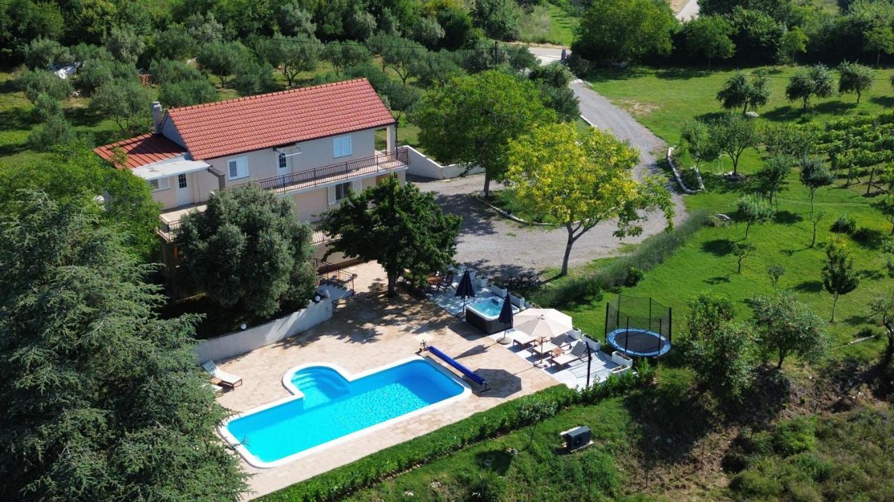 Vila Casa Di Oliva-House With Heated Pool & Jacuzzi In Trilj, Croatia Exteriér fotografie