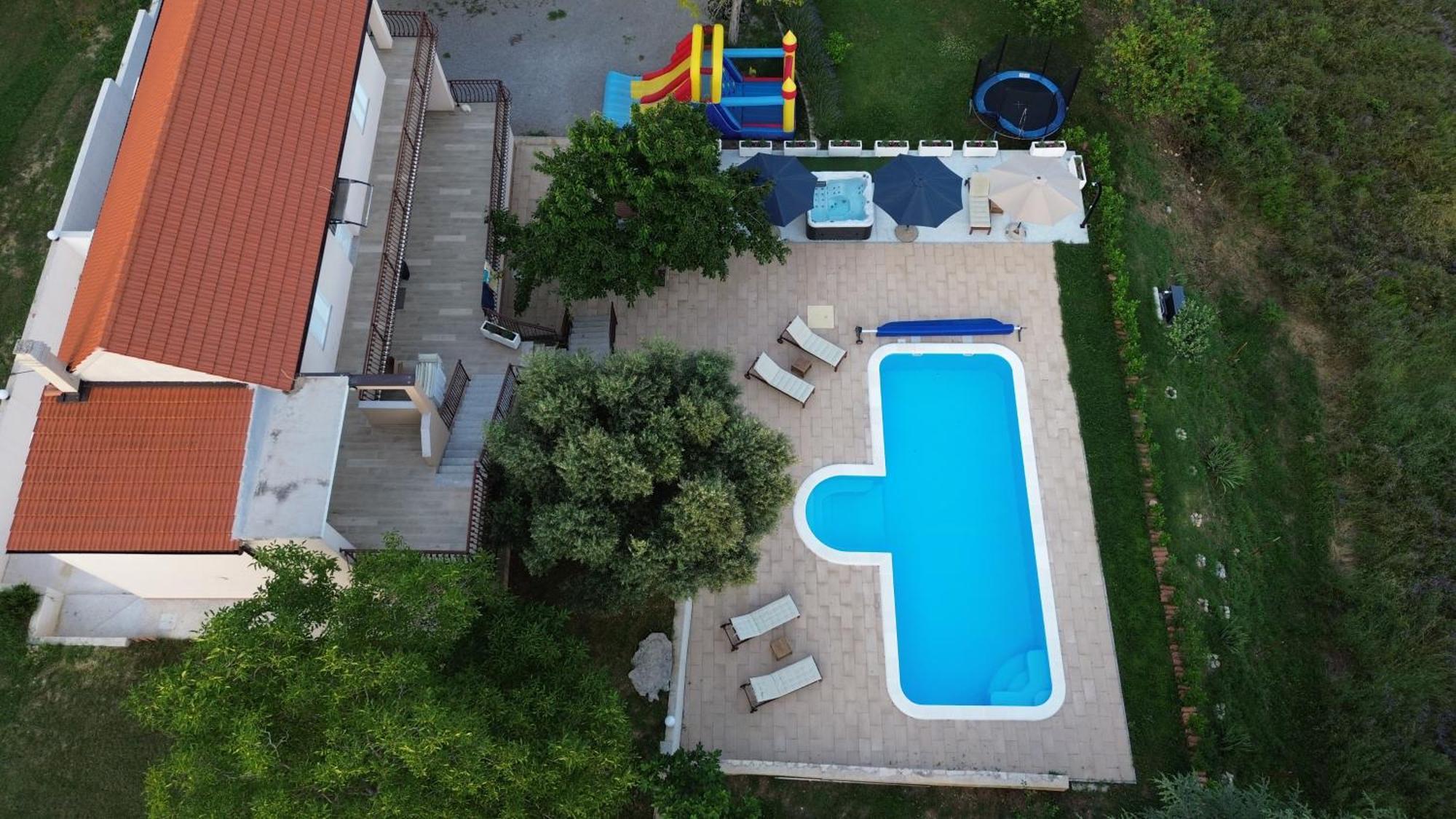 Vila Casa Di Oliva-House With Heated Pool & Jacuzzi In Trilj, Croatia Exteriér fotografie